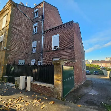 Budget Avec Parking Au Centre-ville Appartamento Charleville-Mézières