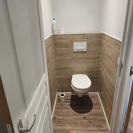 Appartamento Budget Avec Parking Au Centre-ville Charleville-Mézières